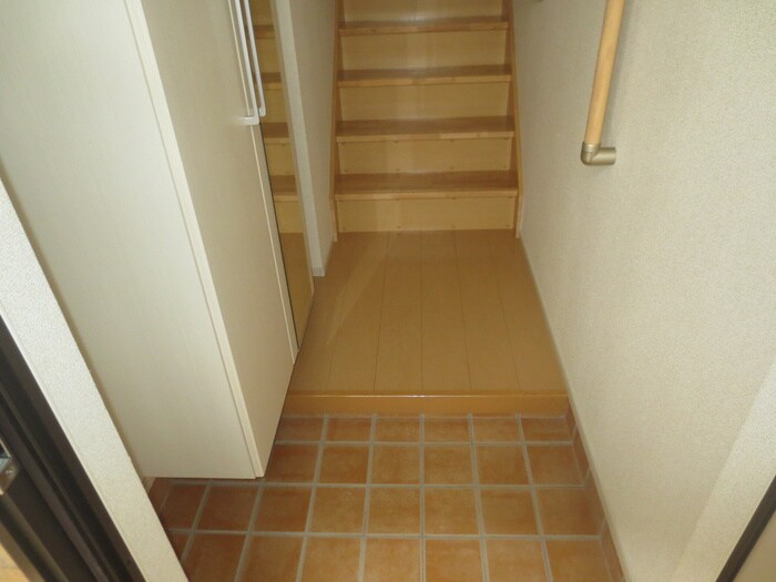 物件内観写真19　(玄関)