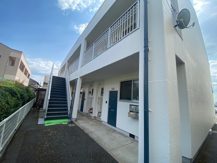 物件外観写真4　(エントランス部分)