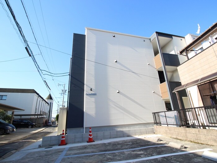 物件外観写真5　(駐車場)