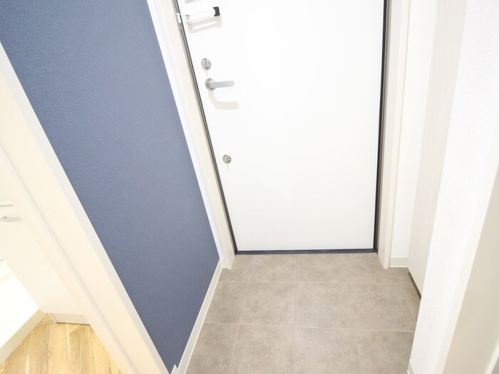 物件内観写真16　(玄関)