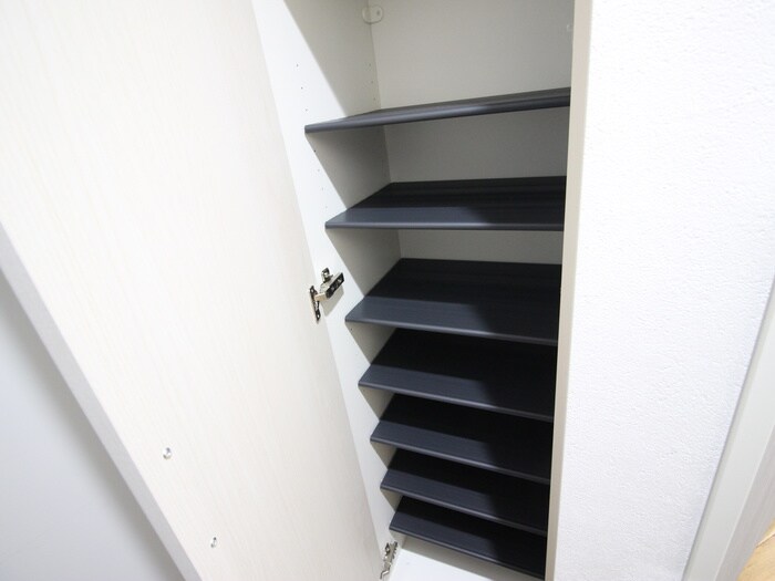 物件内観写真18　(靴箱)