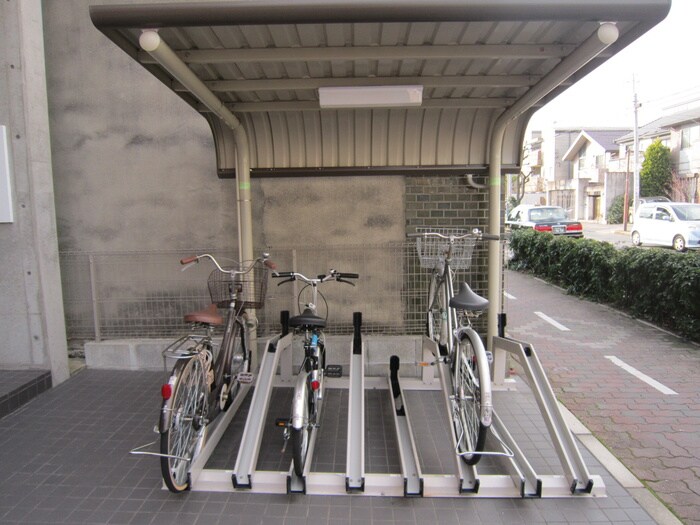 物件外観写真6　(駐輪場)