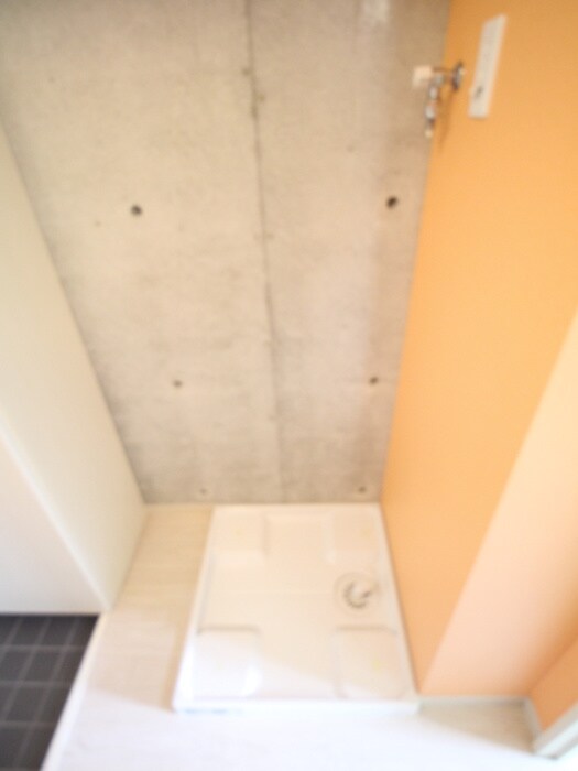 物件内観写真13　(洗濯機置場)