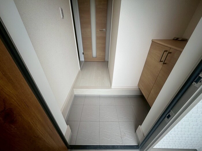 物件内観写真11　(玄関)