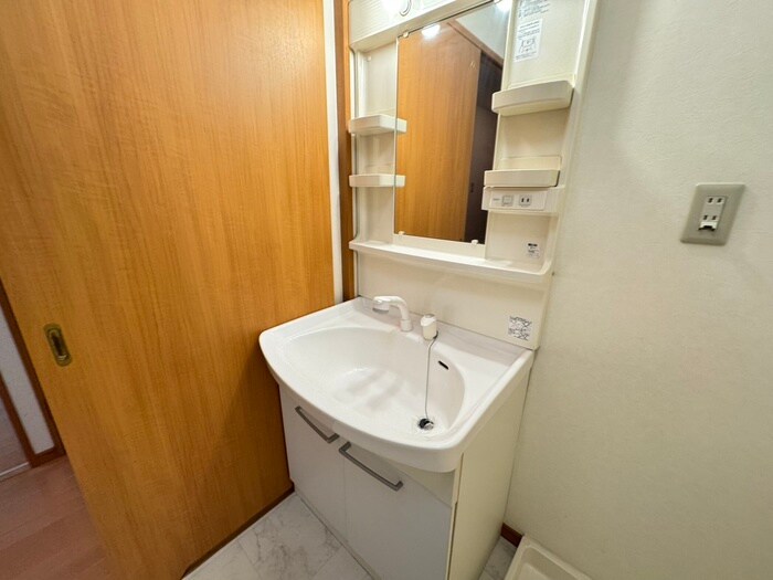 物件内観写真11　(洗面)