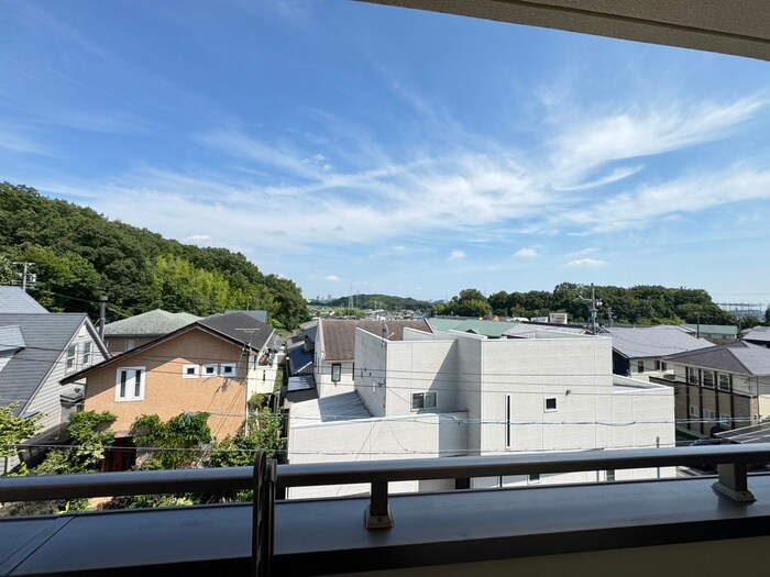 物件内観写真16　(室内からの展望)