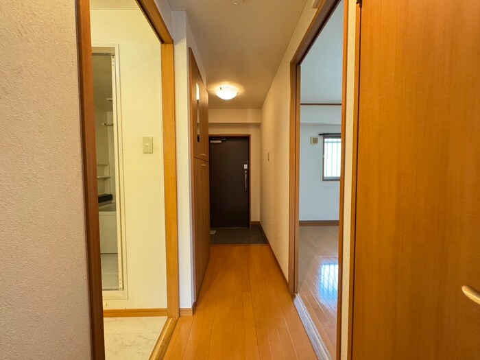 物件内観写真17　(廊下)