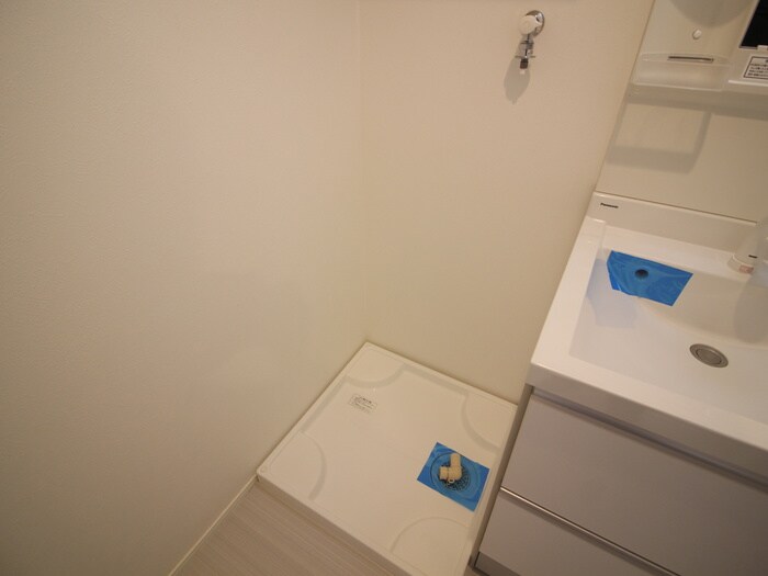 物件内観写真13　(洗濯機置場)