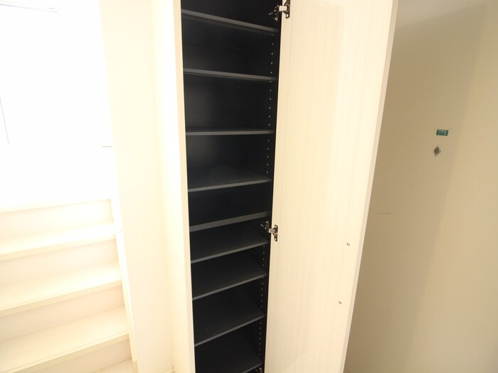 物件内観写真15　(靴箱)