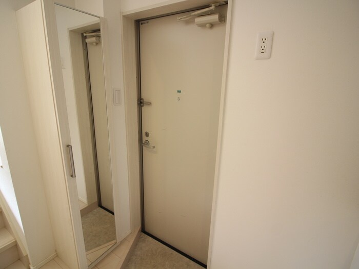 物件内観写真18　(玄関)
