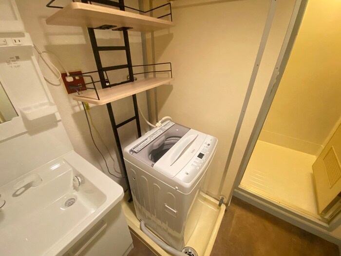 物件内観写真16　(洗濯機置場)