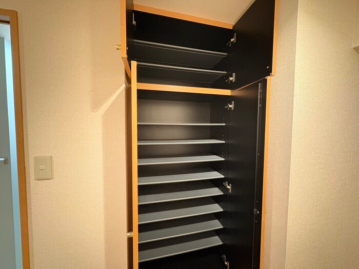 物件内観写真18　(靴箱)