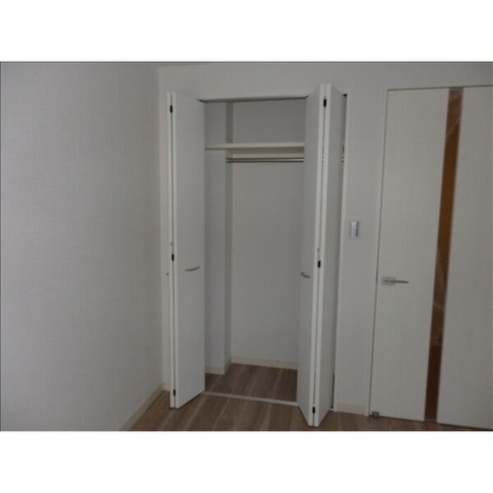 物件内観写真12　(収納)