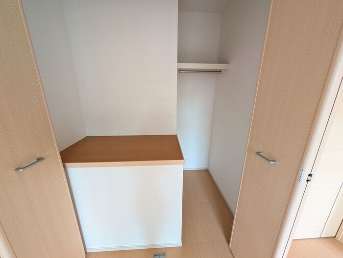 物件内観写真16　(収納)