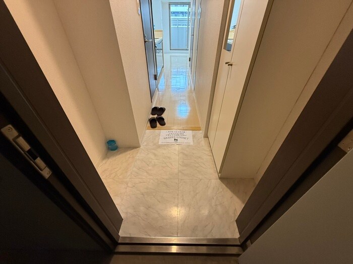 物件内観写真15　(玄関)