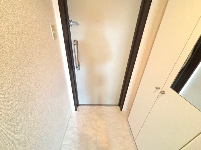 物件内観写真22　(玄関)