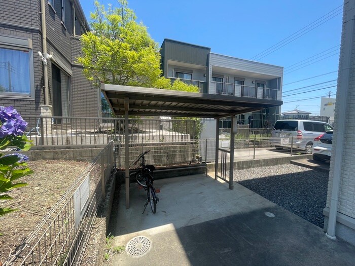 物件外観写真5　(駐輪場)