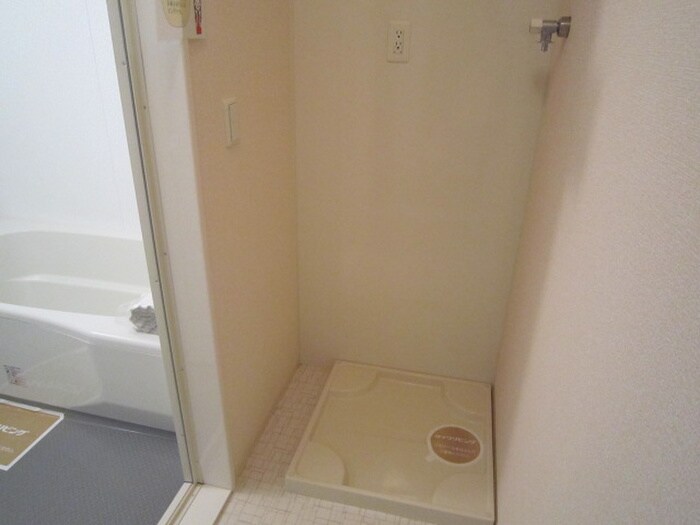 物件内観写真20　(洗濯機置場)