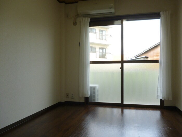 物件内観写真4　(居室)