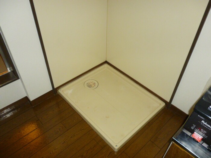 物件内観写真12　(洗濯機置場)