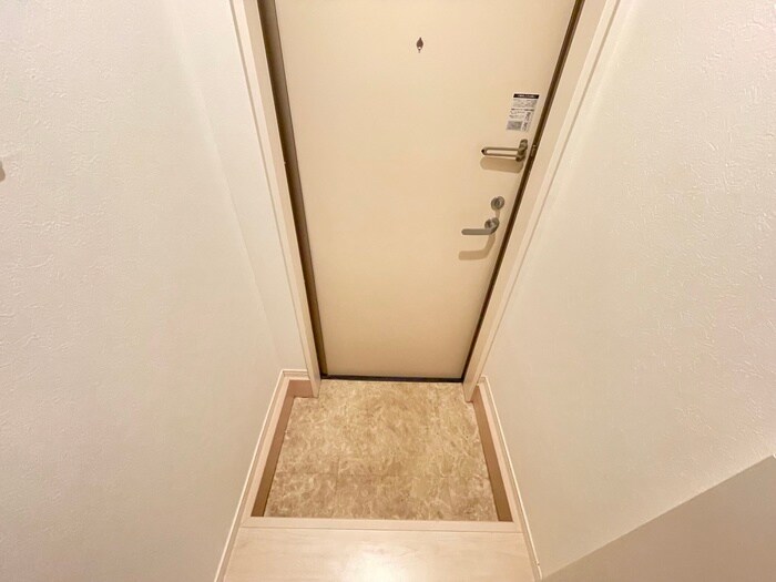 物件内観写真17　(玄関)