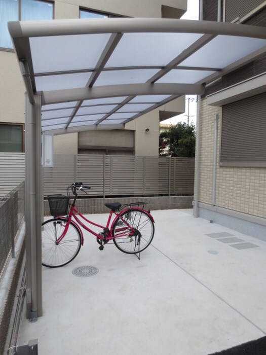 物件外観写真4　(駐輪場)