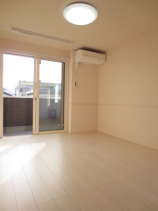 物件内観写真10　(居室)