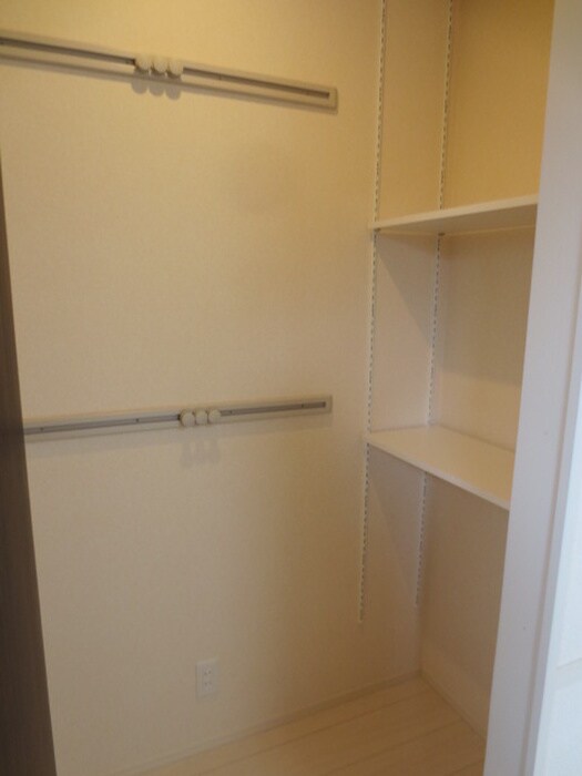 物件内観写真13　(収納)