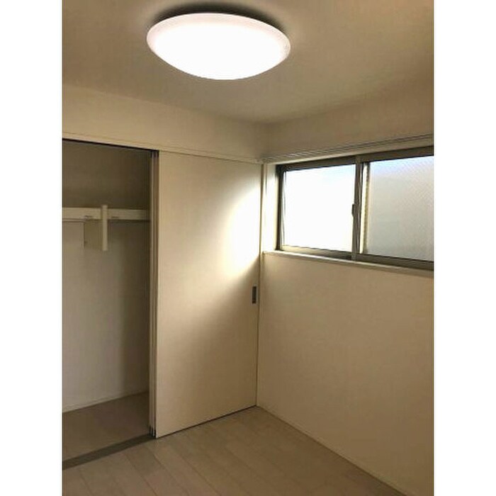 物件内観写真13　(収納)