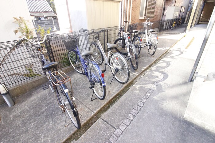物件外観写真6　(駐輪場)