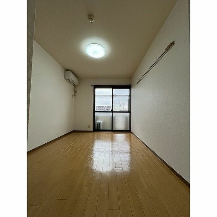 物件内観写真3　(居室)