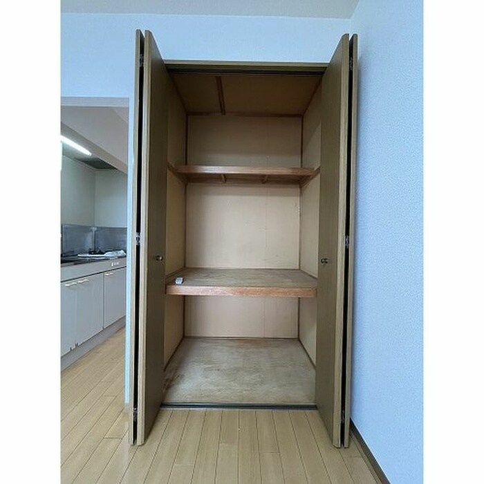 物件内観写真8　(収納)