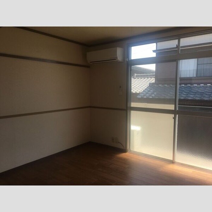 物件内観写真3　(居室)