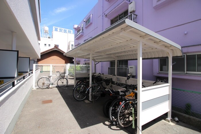 物件外観写真3　(駐輪場)