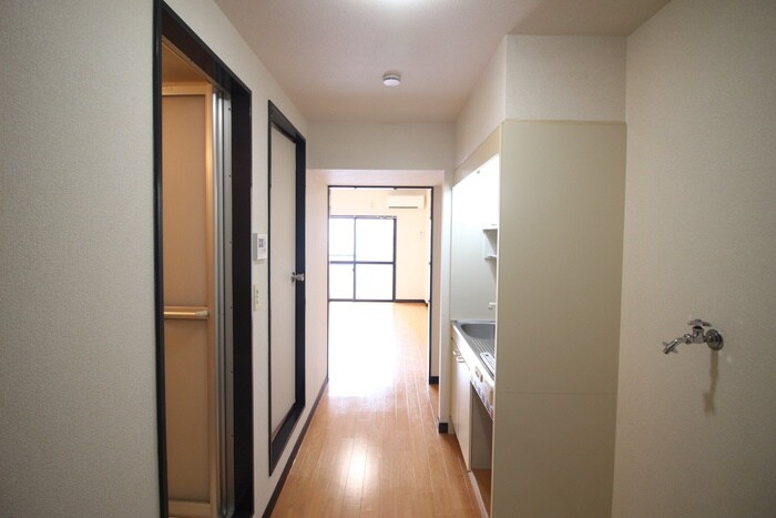 物件内観写真14　(廊下)