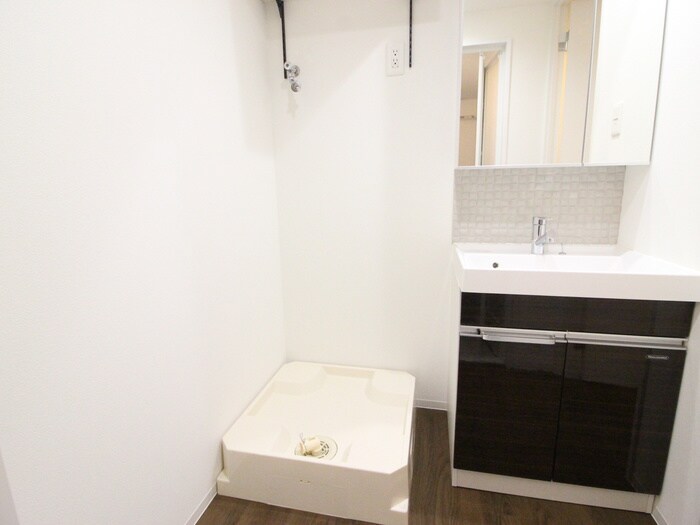 物件内観写真12　(洗濯機置場)