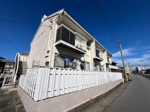 ファミ－ル野並Ｂ棟外観写真