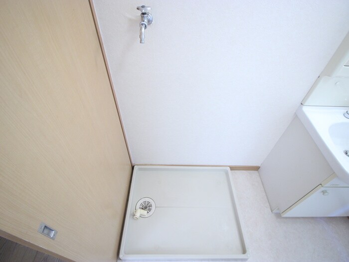 物件内観写真10　(洗濯機置場)