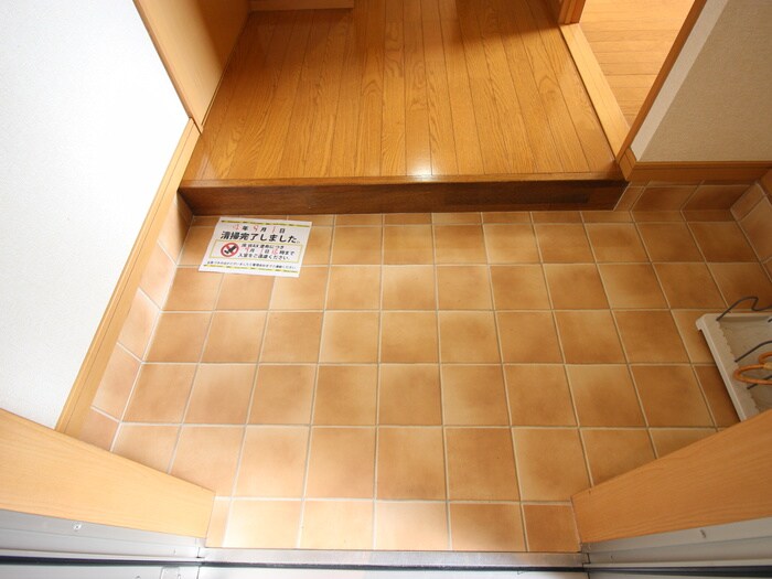 物件内観写真16　(玄関)