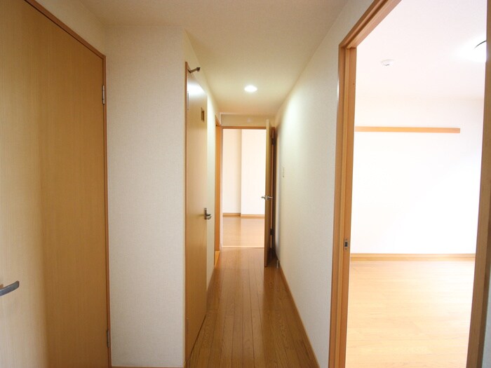 物件内観写真17　(廊下)