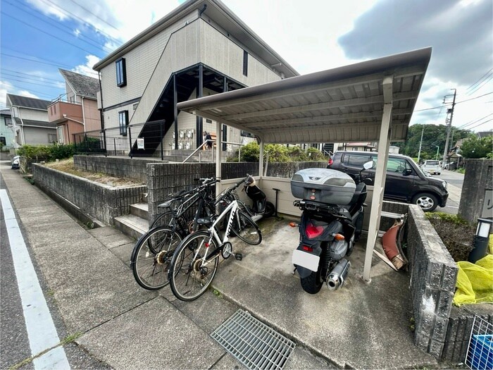 物件外観写真5　(駐輪場)