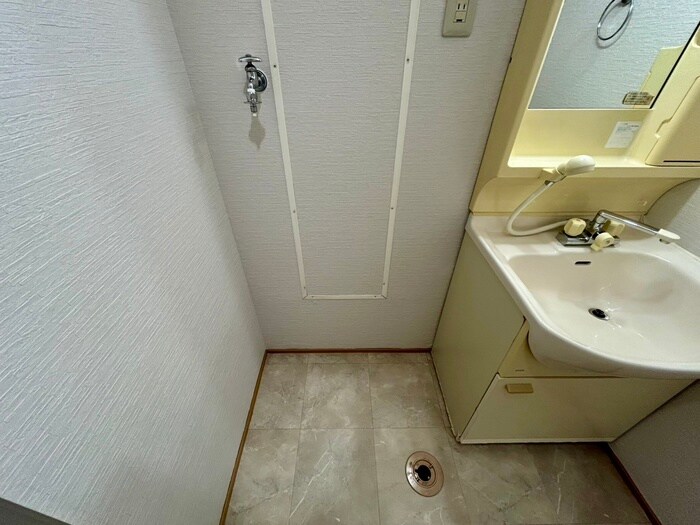 物件内観写真17　(洗濯機置場)