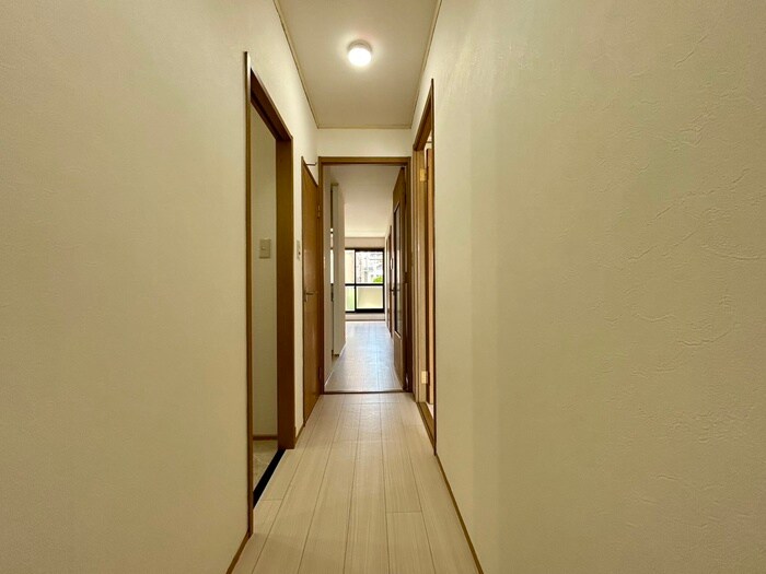 物件内観写真18　(廊下)