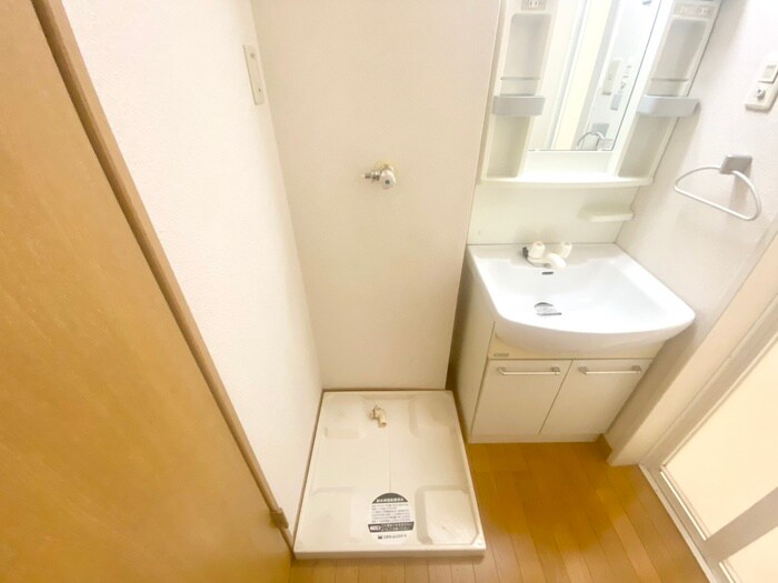 物件内観写真13　(洗濯機置場)