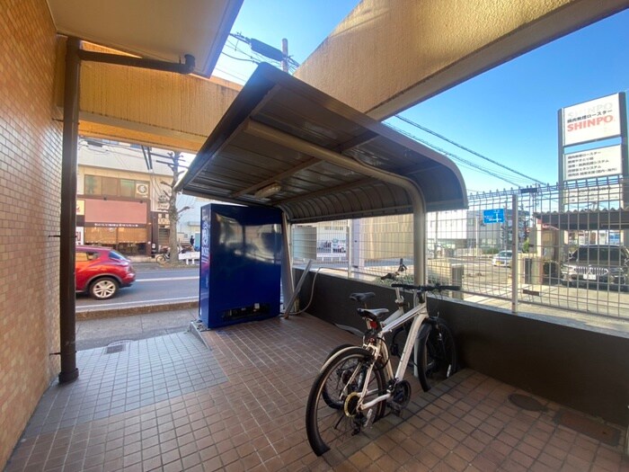 物件外観写真5　(駐輪場)