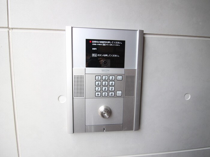 物件外観写真4　(エントランス部分)