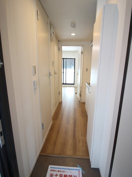 物件内観写真16　(玄関)