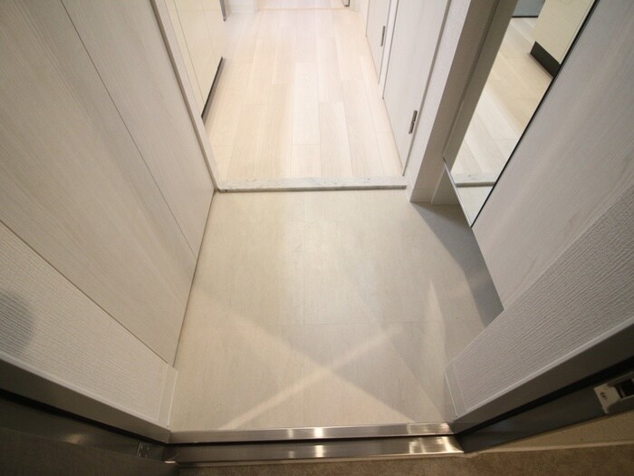 物件内観写真17　(玄関)