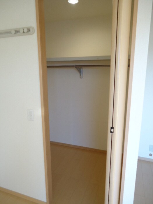 物件内観写真10　(収納)