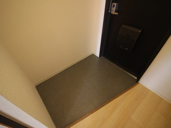 物件内観写真17　(玄関)